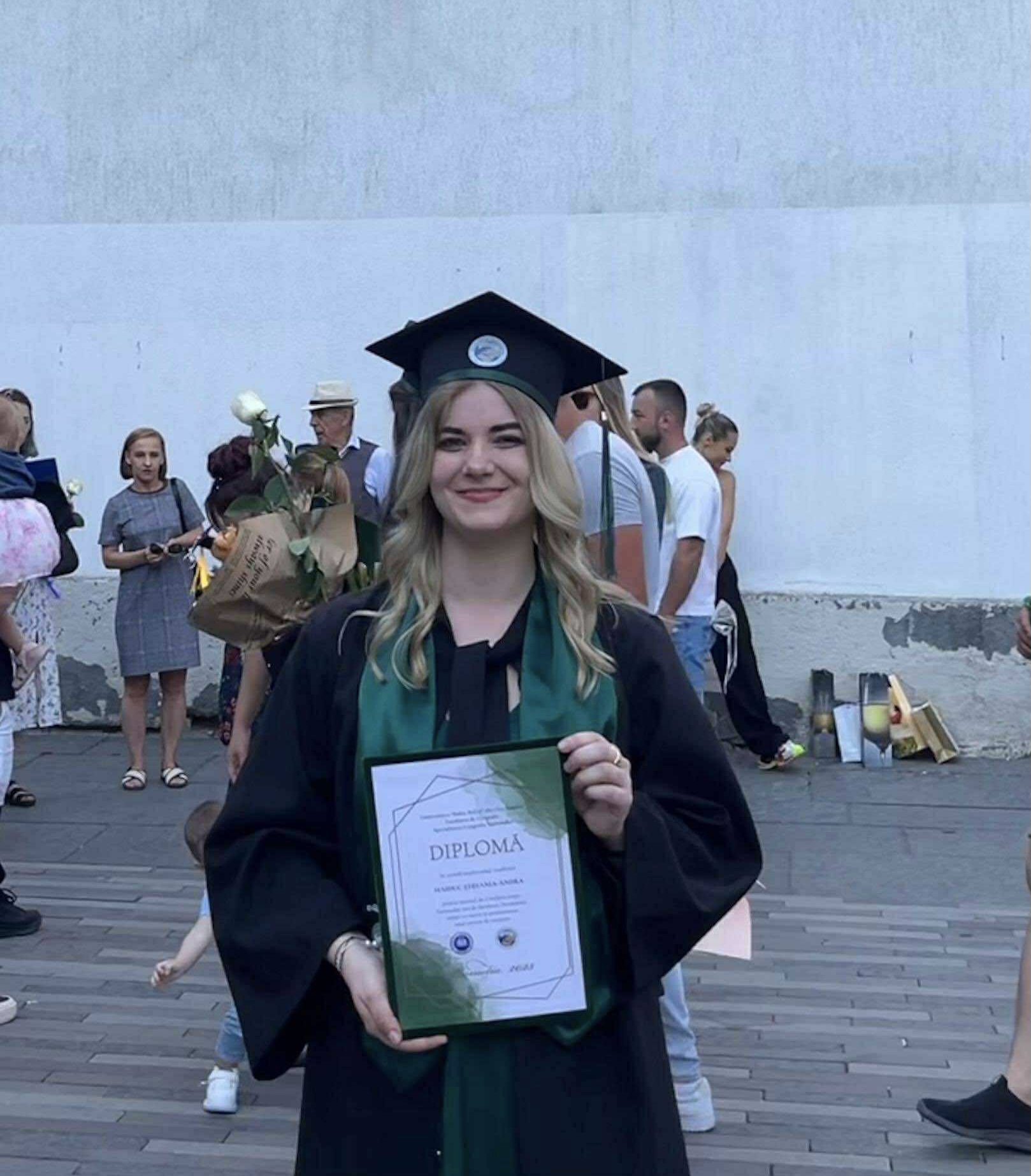 Jiboul are cu ce se mândri: o tânără absolventă cu nota 10 la o facultate de top!