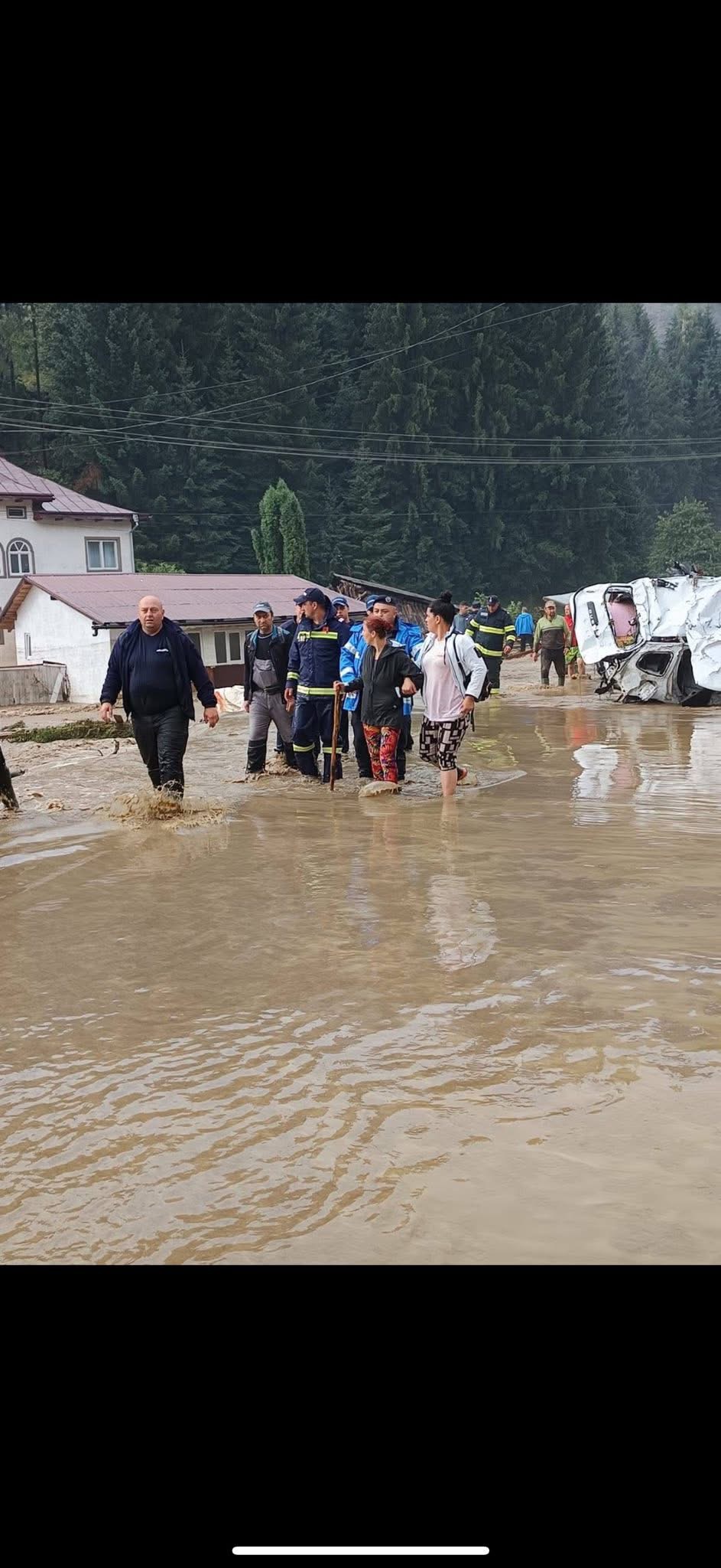 Apel umanitar făcut de Alexandra Mureșan, din Sălaj: „Oamenii din Broșteni au nevoie de noi acum!”