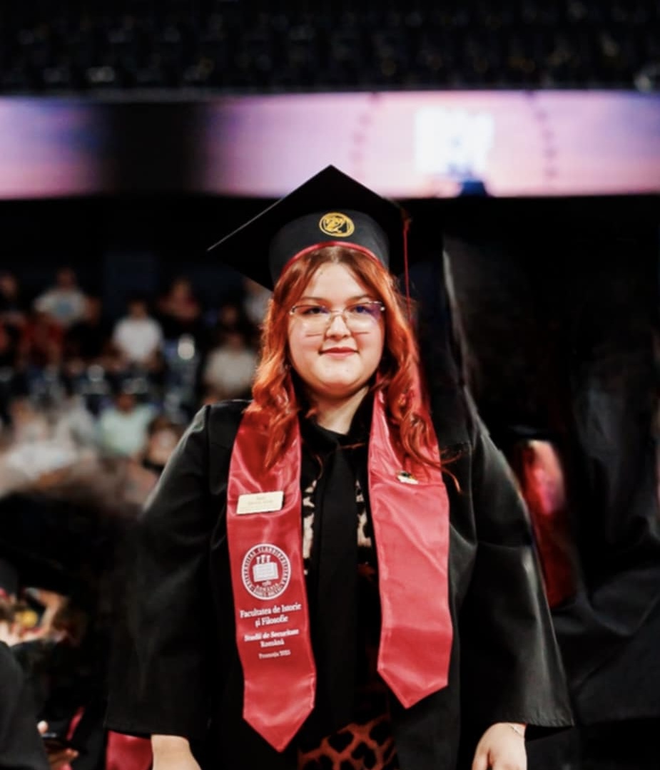 O tânără din Jibou, model de excelență: Denisa Radu încheie studiile cu media 10