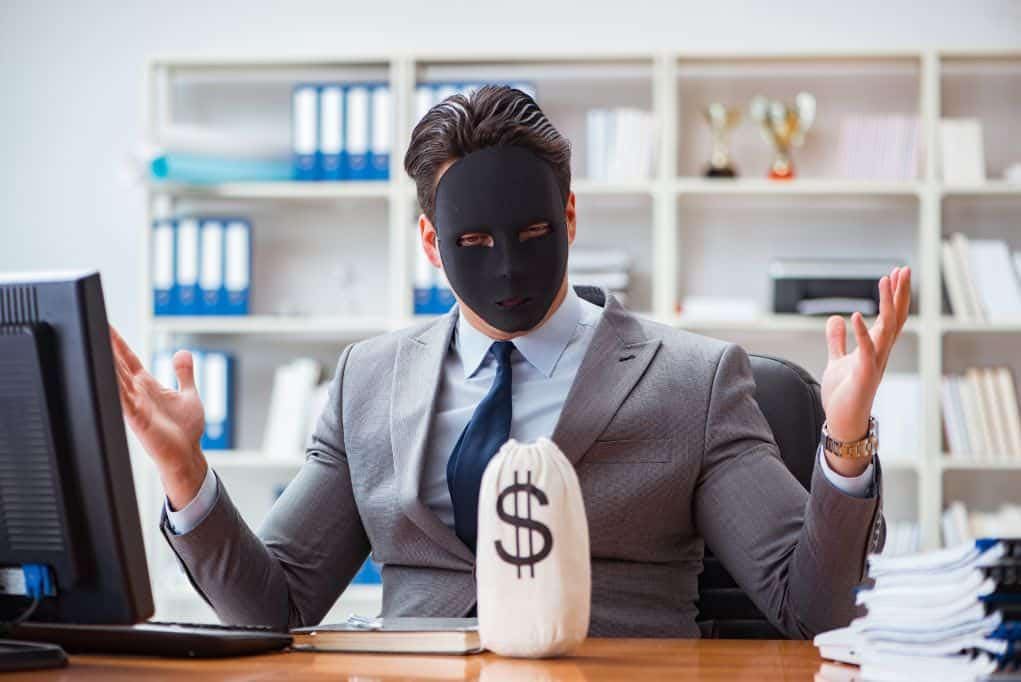 Țeapă digitală de 200 de milioane de dolari: 100.000 de români, victime cu acordul lor