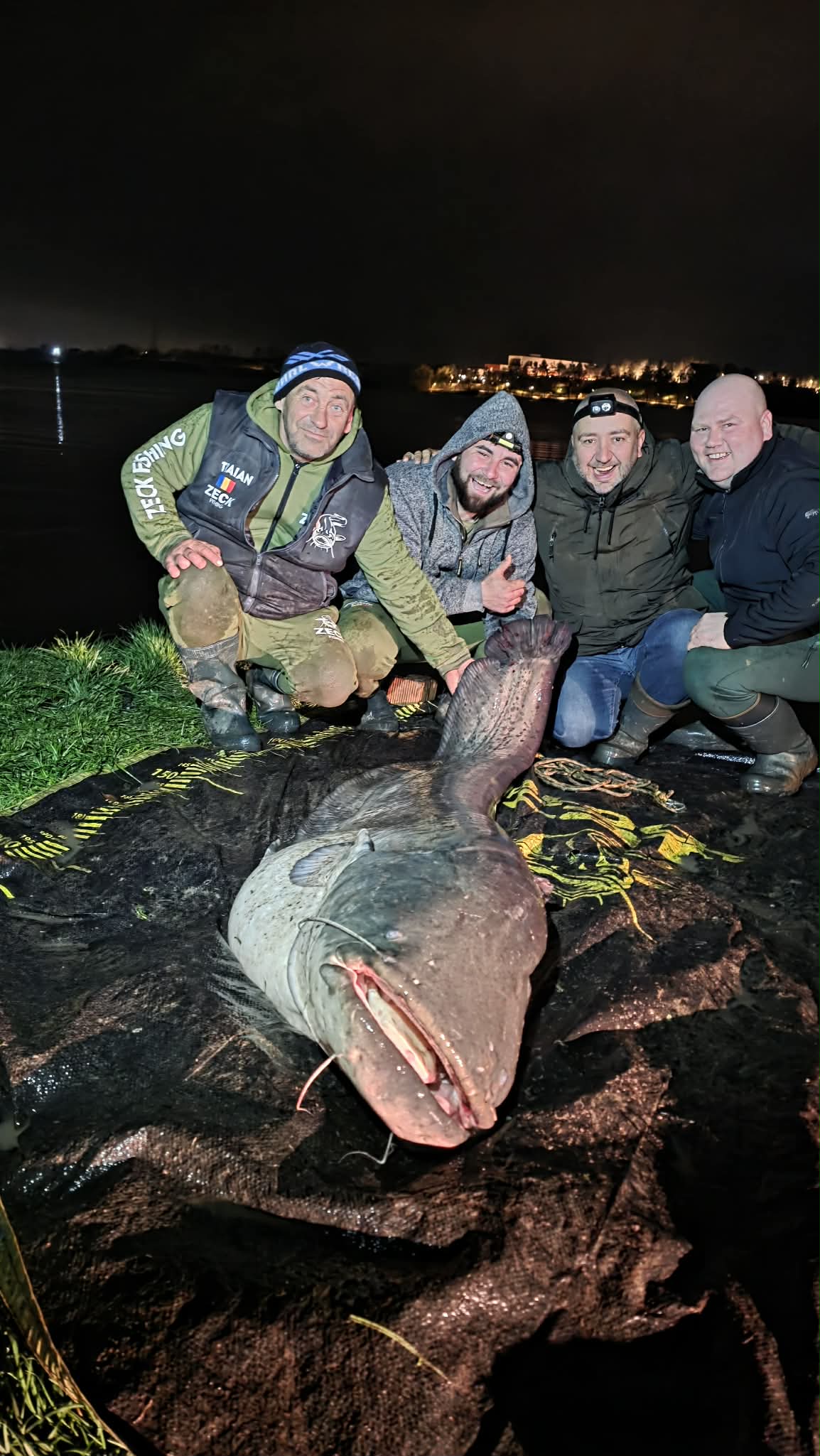 PINTE RAREȘ, PINTE TRAIAN ȘI COZMUȚA ADRIAN, PE PODIUM LA SOMNMANIA 2026! Captură uriașă și locul 3 pentru Zeck Fishing Sălaj