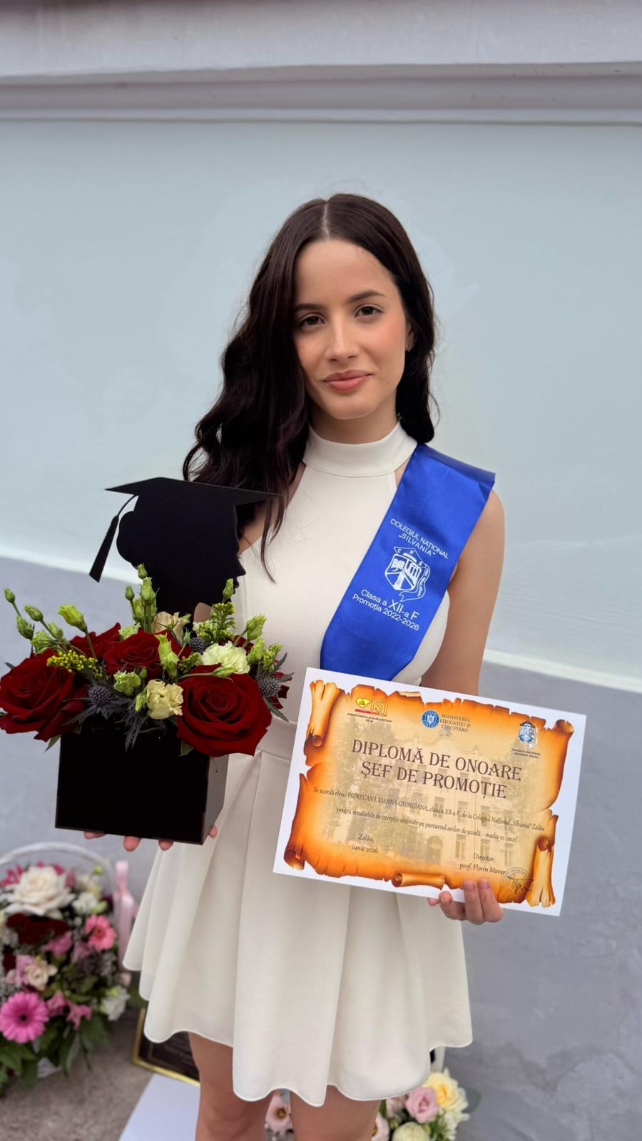 În fiecare generație există tineri care reușesc să transforme ambiția, munca și perseverența în performanțe remarcabile. Un astfel de exemplu este Indrecan Rianna Georgiana, originară din Someș-Odorhei, care a încheiat cei patru ani de liceu cu media generală 10, devenind Șefa de Promoție a Colegiului Național „Silvania” (CNS).